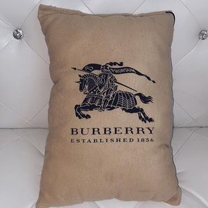 Burberry pillow Authentic